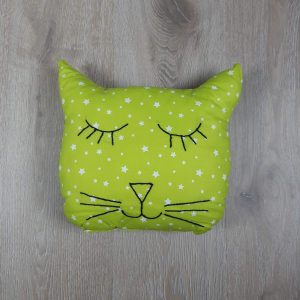 Coussin forme chat, vert et étoiles