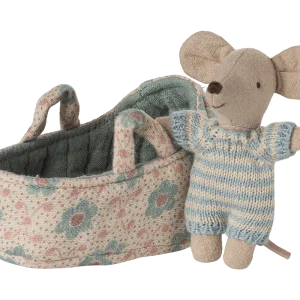 Bébé Souris dans son Couffin Bleu