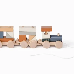 Train à formes en bois marron