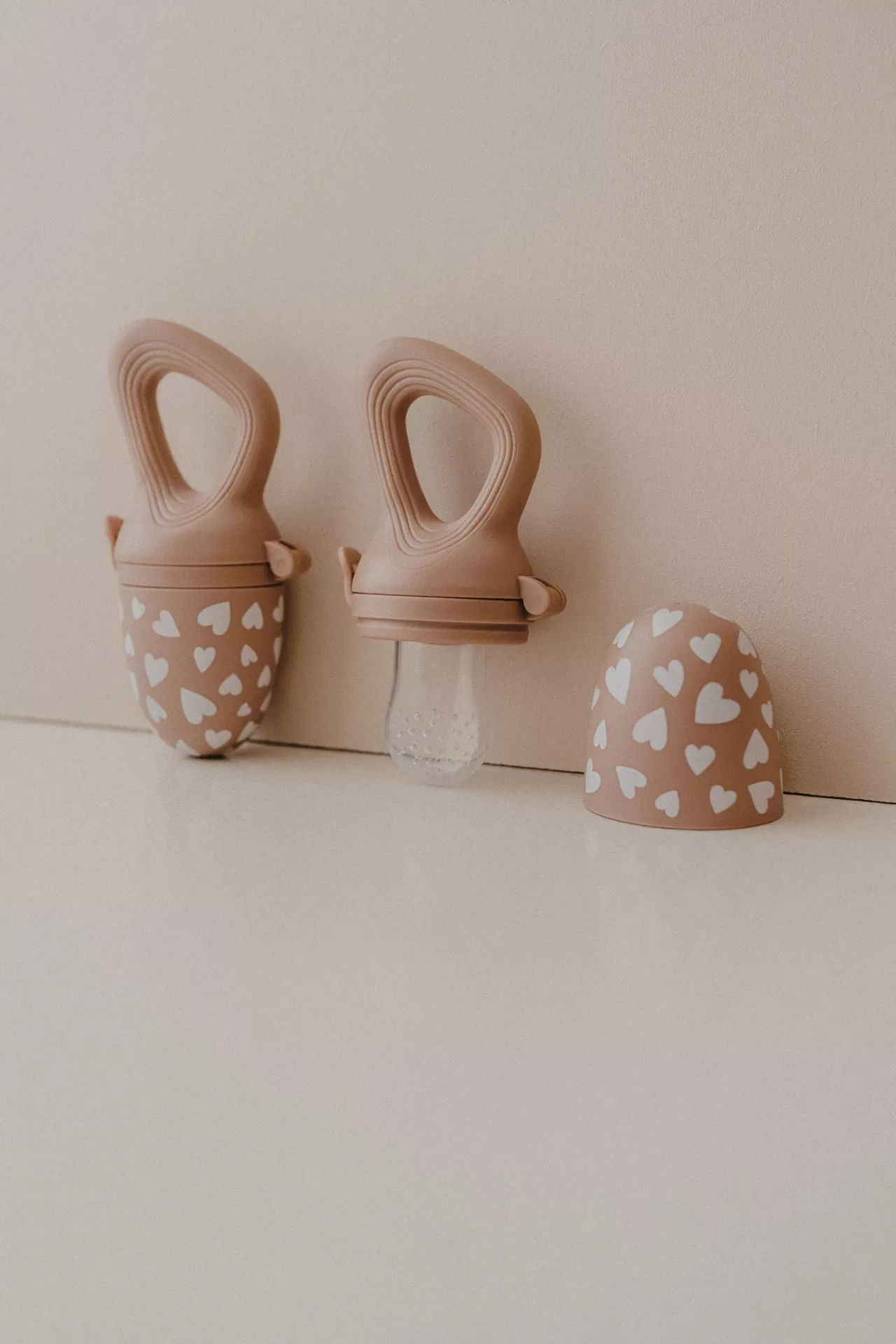 Tétine Grignoteuse coloris Fall in love taupe rose – Image 2